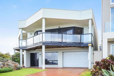 Million Dollar Sea Views - Darwin Holiday 2