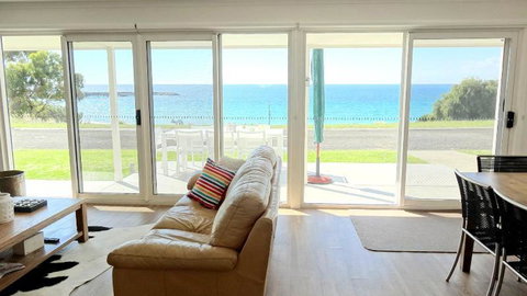 Millpond. - Darwin Holiday 1