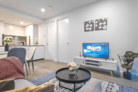 Melbourne Cbd 2br Apt With Pool Gym - Darwin Holiday 2