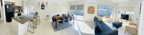 Melbourne Holiday House For 15 Peoples In Sanctuary Lake - Darwin Holiday 1