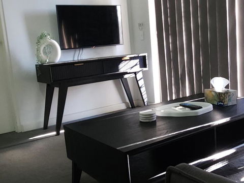 Merrylands Hidden Gem! One Bedroom Apartment - Darwin Holiday 1