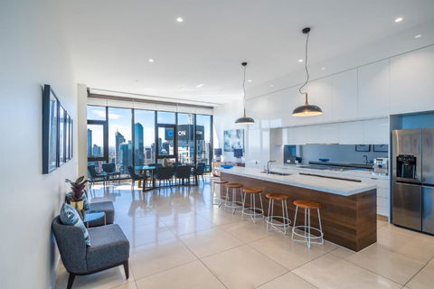 Melbourne City Apartments Panoramic Skyview Penthouse - Darwin Holiday 3