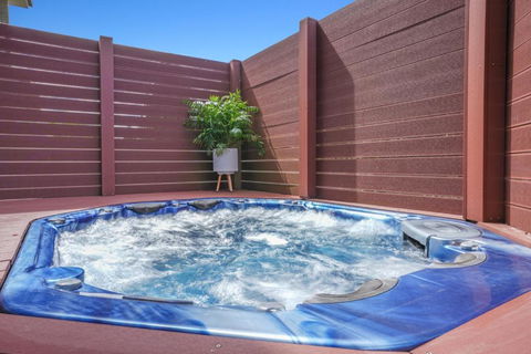Modern Executive Ocean View Oasis Shell Cove Mansion 5 Minutes To Beach Sleeps 16 - Darwin Holiday 2