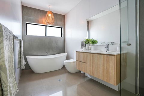 Modern Executive Ocean View Oasis Shell Cove Mansion 5 Minutes To Beach Sleeps 16 - Darwin Holiday 1