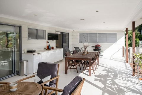 Moffat Beach, Large Families & Friends Unite Here! - Darwin Holiday 1