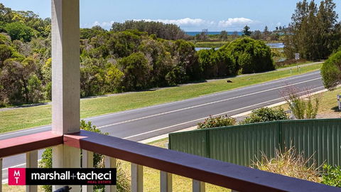 Moorhead Beach Cottage Bermagui - 60 Wallaga Lake Road - Darwin Holiday 3