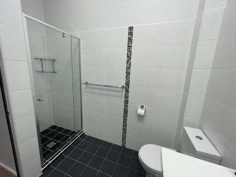 Modern 2 Bedroom Warehouse Conversion - Darwin Holiday 2