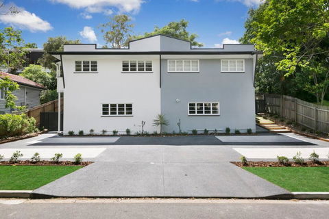 Milton Mews Red Townhouse - Auchenflower, Pets - Darwin Holiday 3