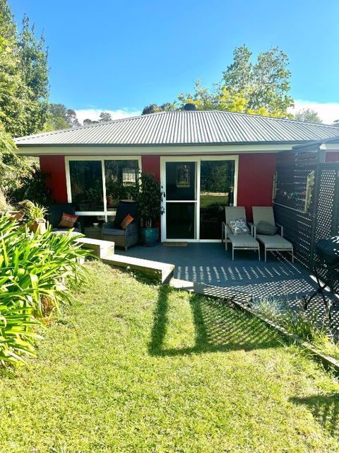 Milton Village Retreat - Secluded Comfort - Darwin Holiday 0