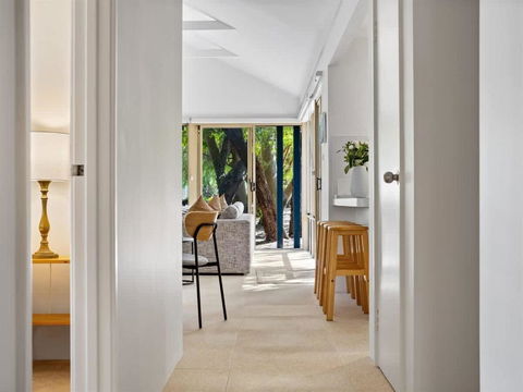 Mint Haus, Stylish Coastal Retreat - Darwin Holiday 2