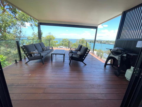 Mirrabooka Magic - Luxury By The Lake - Darwin Holiday 0