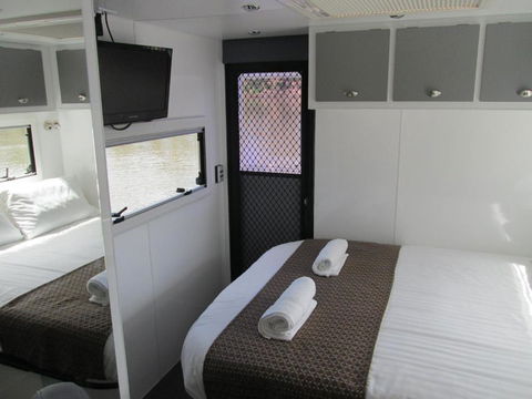 Moama On Murray Houseboats - Darwin Holiday 2