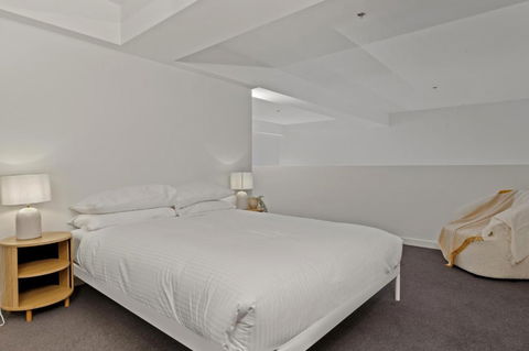 Modern 1-Bed With Study & Balcony In Prahran - Darwin Holiday 1