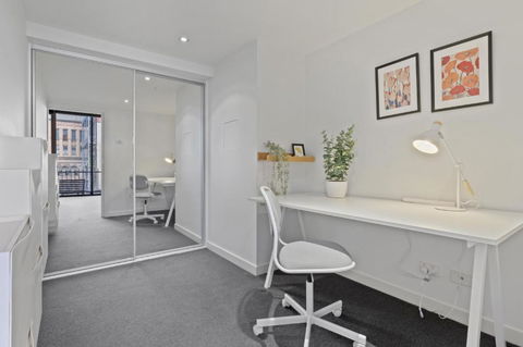 Modern 1-Bed With Study & Balcony In Prahran - Darwin Holiday 3