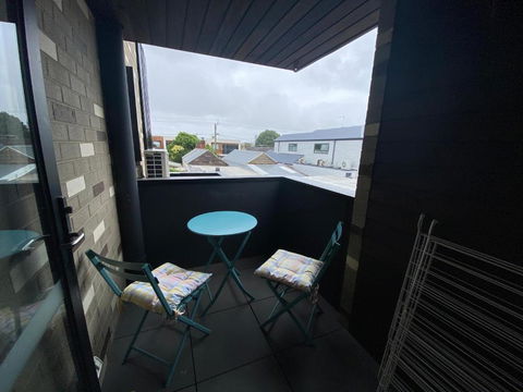 Modern 1 Bedroom Apartment In Brunswick East Near CBD - Darwin Holiday 2