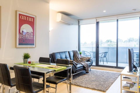 Modern 1 Bedroom In Tranquil Parklands - Darwin Holiday 0