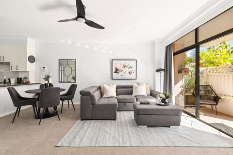 Modern 2-Bed With Pools, Gym, Tennis Court & Sauna - Darwin Holiday 1