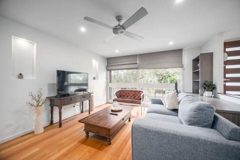 Modern 2 BRM Cottage At Eastland Ringwood - Darwin Holiday 0