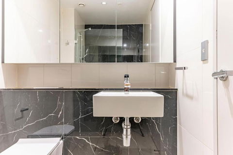 Modern 2B With Loft Bed Parking Central Mascot - Darwin Holiday 1