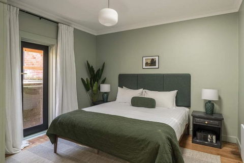Modern 3-Bed Coastal Escape - Darwin Holiday 1