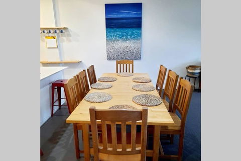 Modern 3 Bedroom Apartment, Beach, Surf & Shops - Darwin Holiday 1