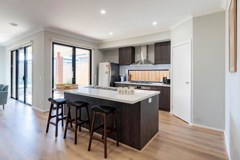Modern 5bedrooms Clyde Home - Darwin Holiday 2