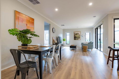 Modern 5bedrooms Clyde Home - Darwin Holiday 1