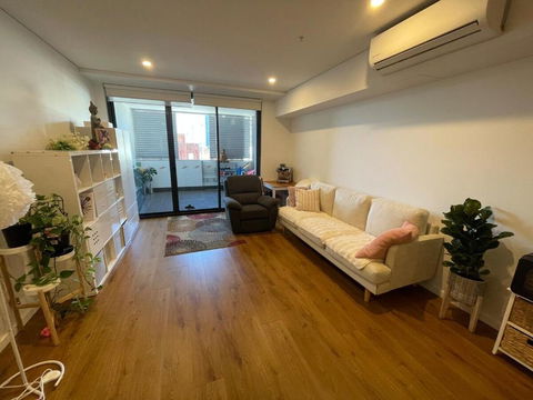 Modern Apartment Near Airport - Darwin Holiday 0