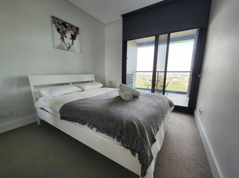 Modern Apartment With City View - Darwin Holiday 3