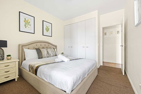 Modern Apt - Free Parking - Convenient Location - Darwin Holiday 1