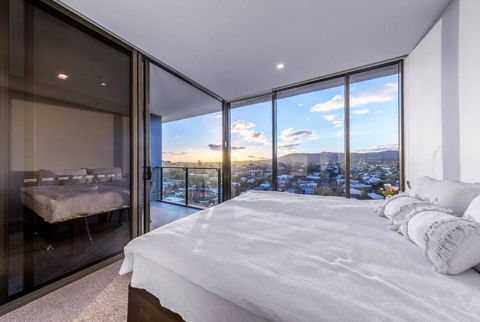 Modern APT In Toowong With Mountain View - Darwin Holiday 2