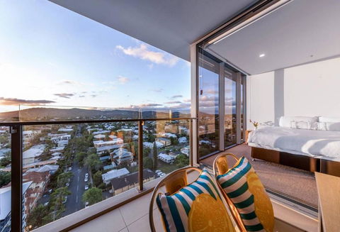 Modern APT In Toowong With Mountain View - Darwin Holiday 0