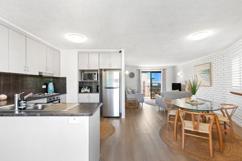 Modern 2BR Beachside Apartment - Kings Beach - Darwin Holiday 2
