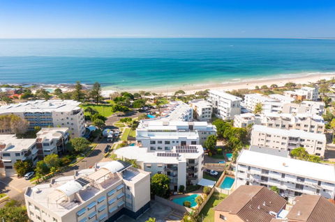 Modern 2BR Beachside Apartment - Kings Beach - Darwin Holiday 0