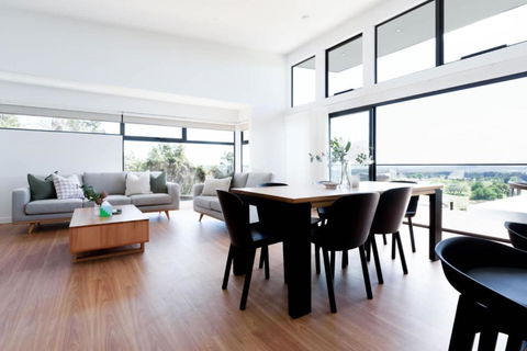 Modern Beaconsfield Retreat With Town Views - Darwin Holiday 2