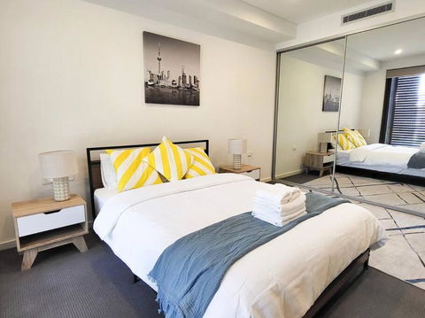 Modern Elegance: 2 Bedroom Oasis W/ Free Parking - Darwin Holiday 0