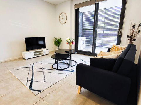 Modern Elegance: 2 Bedroom Oasis W/ Free Parking - Darwin Holiday 3