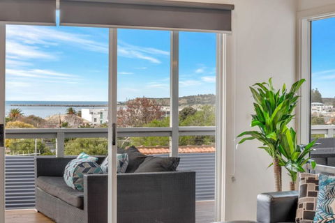 Modern Elegance 27 Breckan Ave Victor Harbor - Darwin Holiday 0