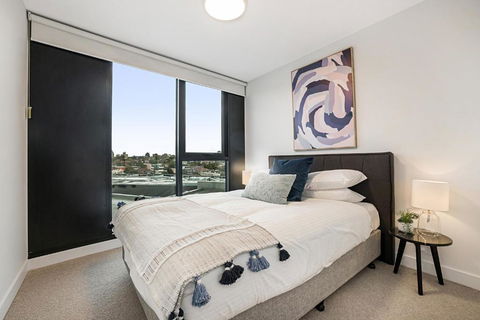 Modern, Executive 1 Bedroom Apartment With Balcony - Darwin Holiday 3