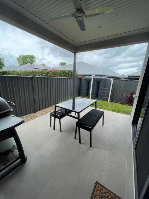Modern Home Away From Home - Darwin Holiday 1