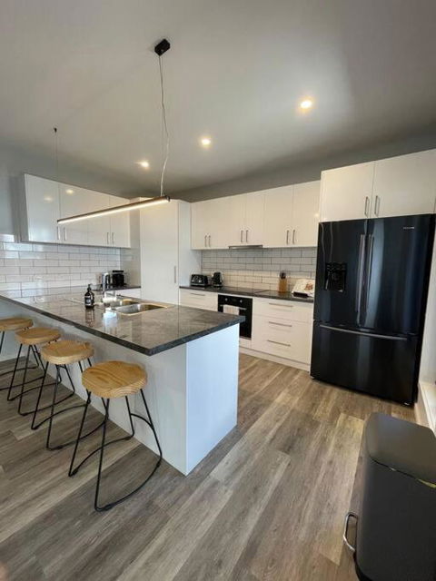 Modern Home Away From Home - Darwin Holiday 2
