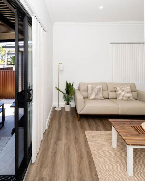 Modern Home In The Heart Of Bankstown - Darwin Holiday 0
