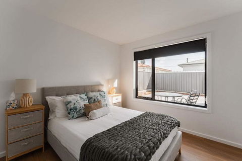 Modern Living With Simplistic Charm - Darwin Holiday 1