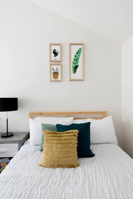 Modern New 3BR Townhouse With Free Parking - Darwin Holiday 1