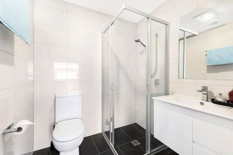 Modern New 3BR Townhouse With Free Parking - Darwin Holiday 2