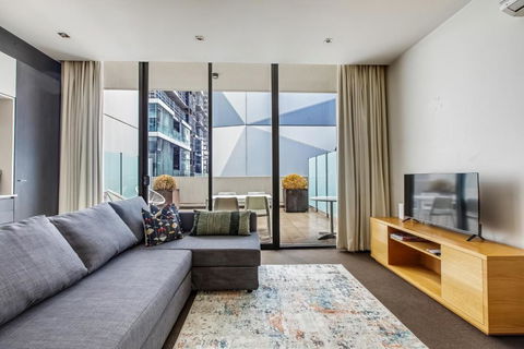 Modern Nomads South Yarra 1BR Large Outdoor Space Near Station - Darwin Holiday 0