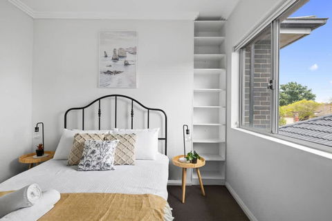 Modern Queen Room - Private Spot At Revesby - Shared Bathroom - Darwin Holiday 3