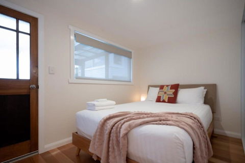 Modern Self Contained Unit Views Parking And WiFi - Darwin Holiday 3