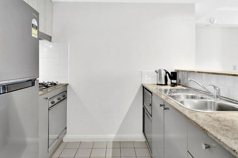 Modern Spacious Chatswood Apartment H1016 - Darwin Holiday 3