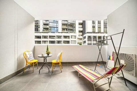 Modern Toy Style APT At Heart Kogarah - Darwin Holiday 1